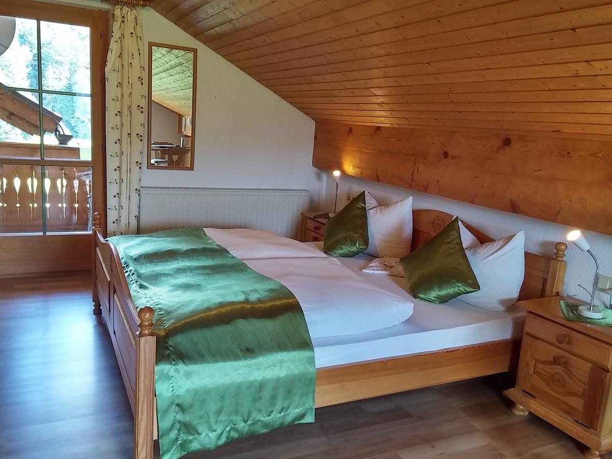 Ferienwohnungen Pension Sonnblick Krumbach  Exterior foto